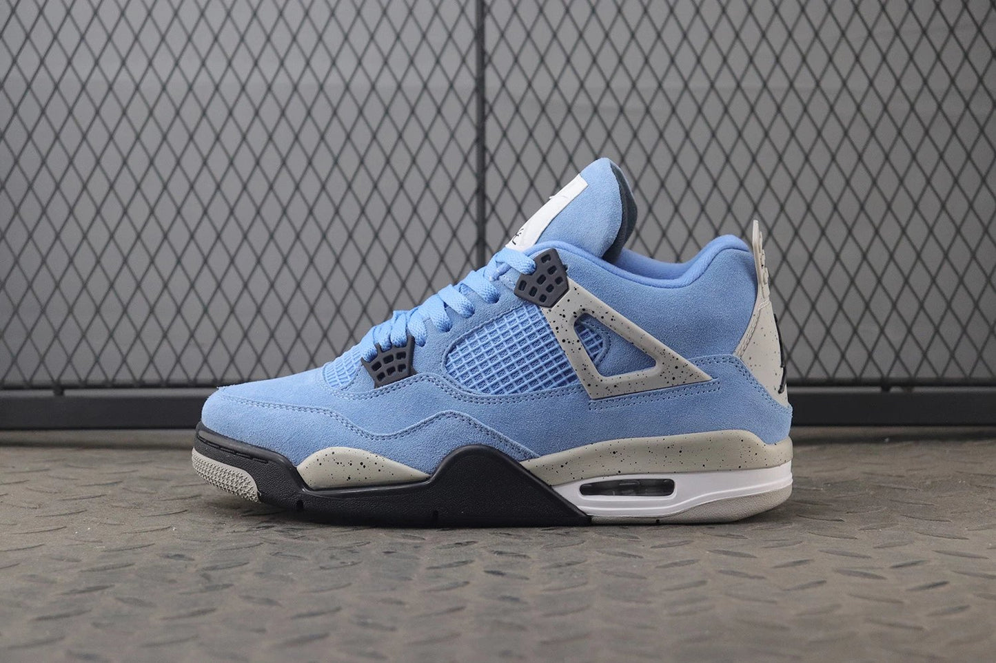 JORDAN 4 UNC